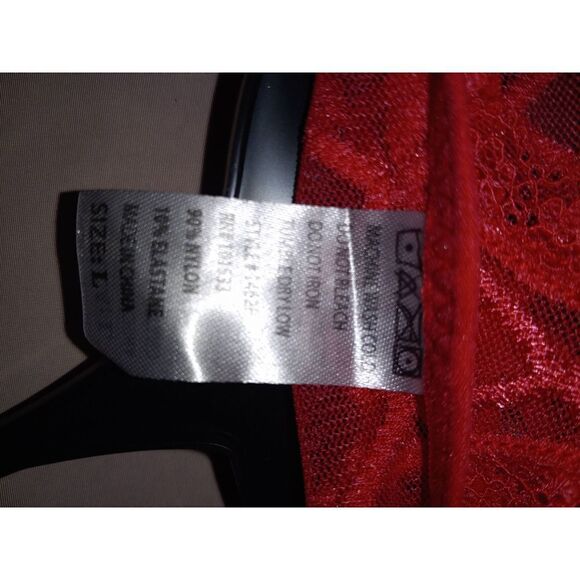 Intimate set  - Picture 16 of 16